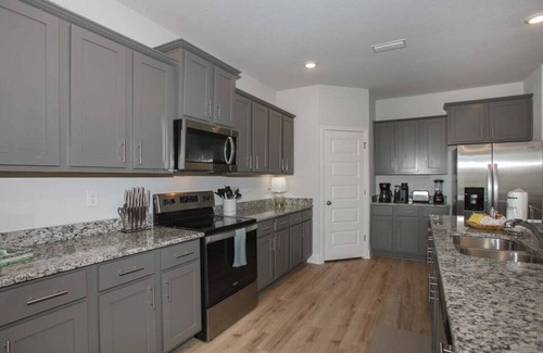 Foley House | Beautiful 4BDR Foley, pet friendly,15mins to beach