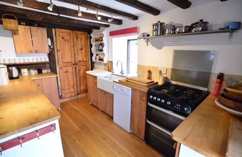 Trefeglwys House | Beautiful 500 year old Farmhouse full of charm and character with wood burner.