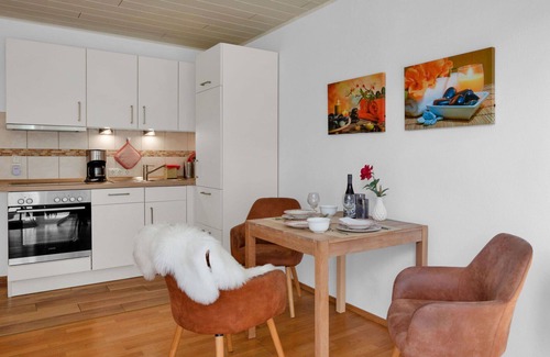 Warwerort Apartment | Beautiful apartment for 3 guests with WIFI, TV, balcony and pets allowed
