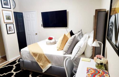 Quartz Hill Apartment | Beautiful All Private GuestSuite