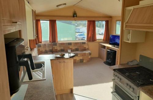 Clacton-on-Sea Other | Beautiful and Spacious Mobile home - Sleeps 6,
