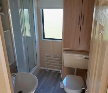 Clacton-on-Sea Other | Beautiful and Spacious Mobile home - Sleeps 6,