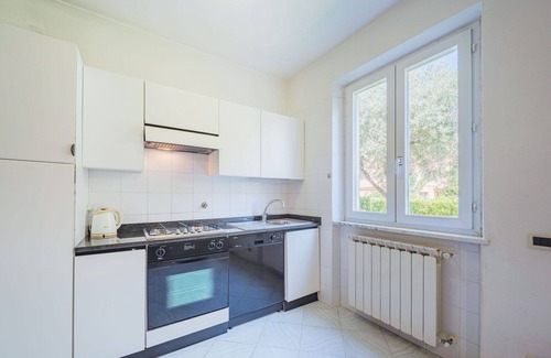 Ameglia House | Beautiful apartment in villa for 5 people with WIFI, TV, patio and pets allowed, close to La Spe.