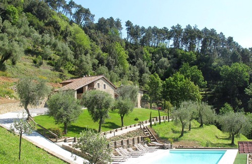 Pescaglia Villa | Beautiful apartment in villa for 6 people with A/C, pool, WIFI, TV, terrace and pets allowed