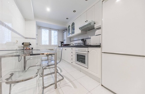 Gijon-Este Condo | Beautiful apartment with garage in downtown Gijón, 100 meters from San Lorenzo beach