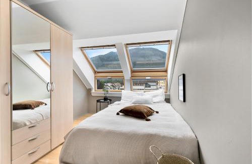 Sogndal Apartment | Beautiful apartment with 3 bedrooms