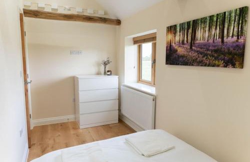 Aubourn Apartment | Beautiful barn conversion surrounded by woodland near Newark Show-ground