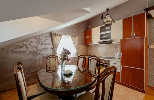 Herceg Novi House | Beautiful big appartnent for 4 persons in a green environment, bathed in the sun