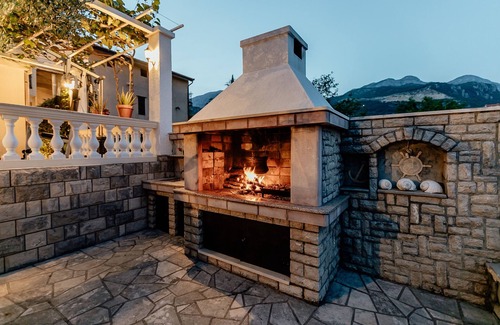 Herceg Novi House | Beautiful big appartnent for 4 persons in a green environment, bathed in the sun