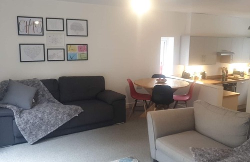 Deepcar Apartment | Beautiful Brand new 3-bed House in Sheffield