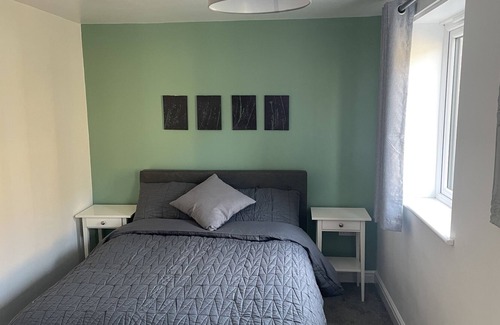 Deepcar Apartment | Beautiful Brand new 3-bed House in Sheffield