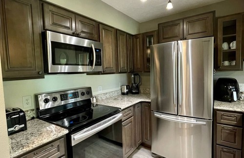 Table Rock Condo | Beautiful Branson Pointe Royale One Bedroom King + Queen Sleeper Sofa