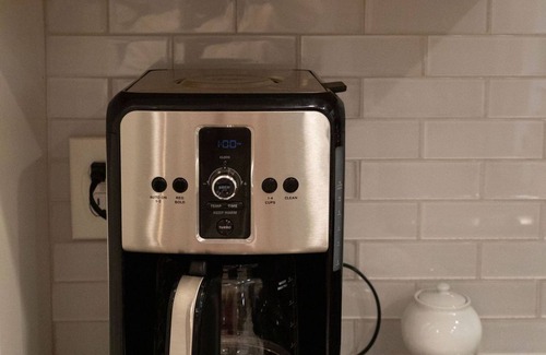 Alpharetta House | BEAUTIFUL BUNGALOW - SHORT WALK TO DT ALPHARETTA 3BR/2BR