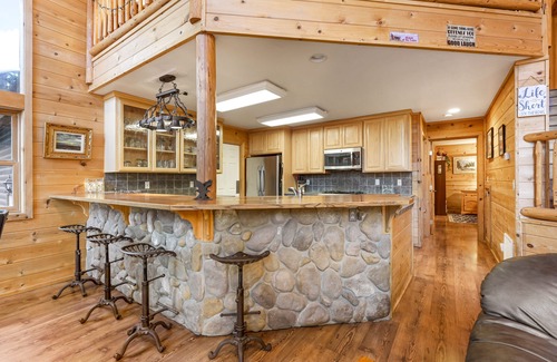 Placerville House | Beautiful Cabin in the Woods - Near Jenkinson Lake