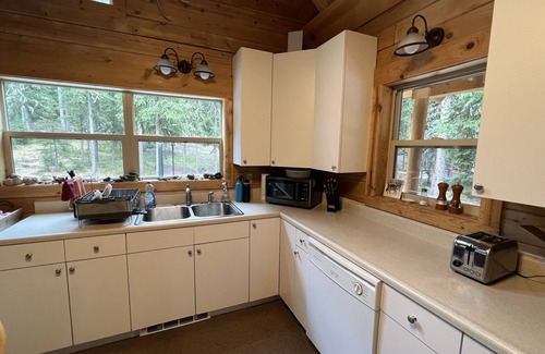 Silver Gate House | Beautiful cabin, on a secluded acre, close to the NE Entrance of YNP