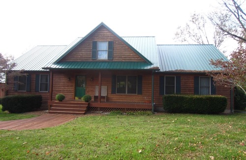 Cadiz House | Beautiful, Cedar Lakeside Cabin with Private Dock