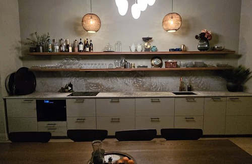 Bjørvika Apartment | Beautiful century apartment in heart of old town