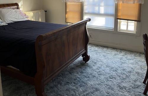 Algona House | Beautiful Chrischilles Cottage across from park & two blocks from downtown.