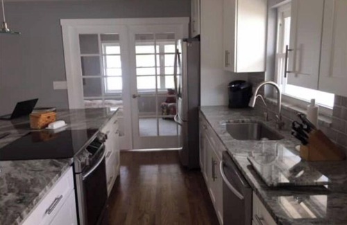 Neptune Beach House | Beautiful Coastal Beach Home - 2 min walk to Beach- 4 bedroom 3 bath 2 masters!n