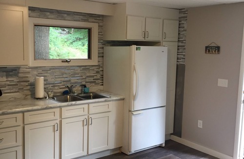 Mayfield Cottage | Beautiful Cottage on Arbutus Lake, Traverse City, MI 49696