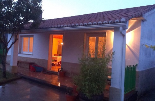 Dodro House | BEAUTIFUL COTTAGE WITH FULLY ENCLOSED FARM 5 KM FROM PADRÓN