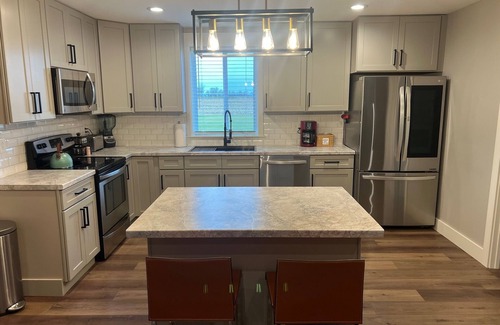 Irwin Apartment | Beautiful Country Setting 1100 Sq. Ft Loft Barn Dominium Apartment all Amenities