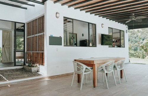 San Jeronimo Villa | Beautiful country house to rest just 30 minutes from Medellin