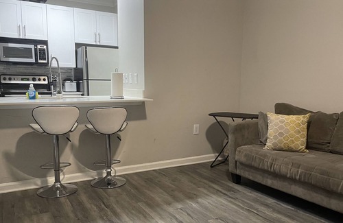 Northlake Apartment | Beautiful couples getaway w/ private chef