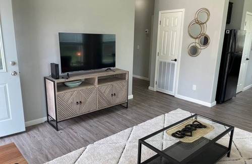 Harvest Apartment | Beautiful Duplex for 4 Near Madison