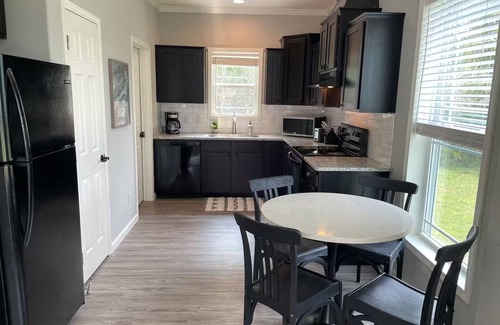 Harvest Apartment | Beautiful Duplex for 4 Near Madison