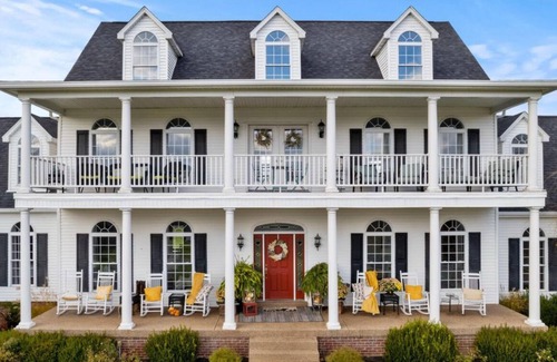 Chaplin House | Beautiful Estate boasting 5 bedrooms with views of horses and countryside!