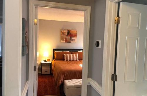 Sandtown House | Beautiful Farmhouse near Atlanta's Airport!