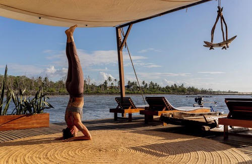 Guriu Village Boat Rental | Beautiful floating villa for kite surfers & ocean lovers!