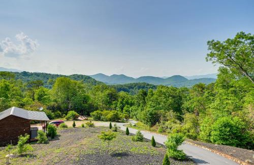 Franklin House | Beautiful Franklin Home with Bunkhouse and Hot Tub!