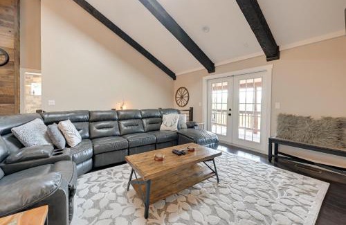 Franklin House | Beautiful Franklin Home with Bunkhouse and Hot Tub!