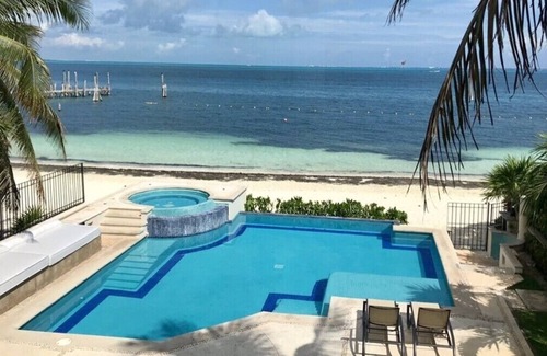 La Isla Villa | BEAUTIFUL FULLY FURNISHED MEXICAN BEACHFRONT VILLA