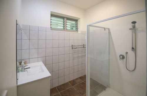 Matavera Villa | Beautiful Garden Setting with Pool