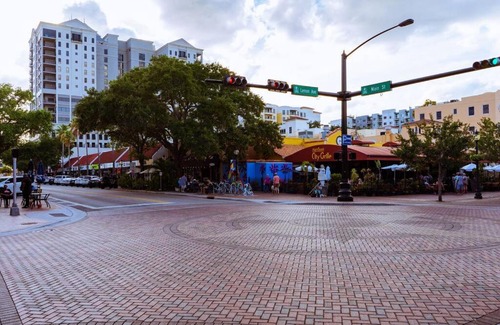 Indian Beach Sapphire Shores House | Beautiful Glam Mid-Century 1 block from Sarasota bay with Firepit