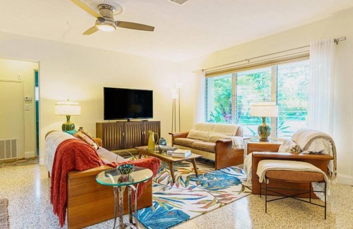 Indian Beach Sapphire Shores House | Beautiful Glam Mid-Century 1 block from Sarasota bay with Firepit