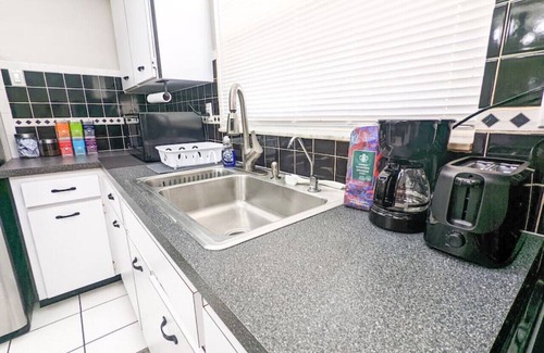 Port Richey House | Beautiful Guest House w/Large Heated Pool