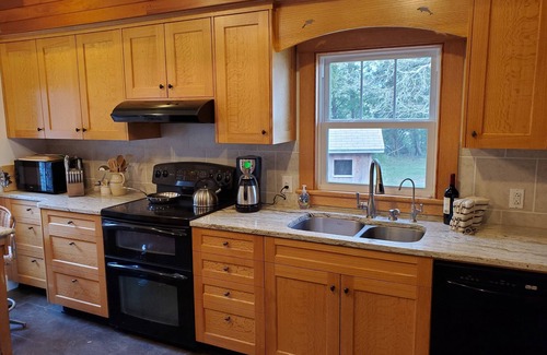 Grimstead House | Beautiful Gwynn’s Island Waterfront Home