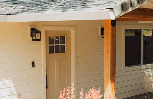 Redding Cottage | Beautiful High End Get Away Home- Visit Lassen National Park & Whiskeytown Lake