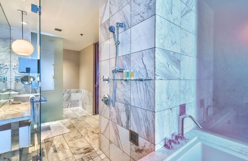 Las Vegas Hotel | Beautiful High Rise Condo-No Resort Fees