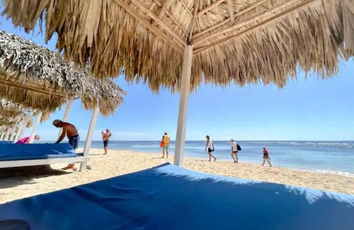 Juan Dolio Villa | Beautiful Home and Pool near beach , BBQ Juan Dolio metro country Club