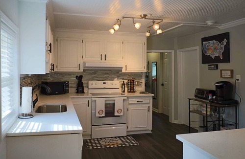 Apex House | Beautiful Home At Downtown Apex