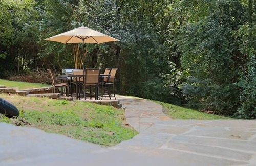 Apex House | Beautiful Home At Downtown Apex