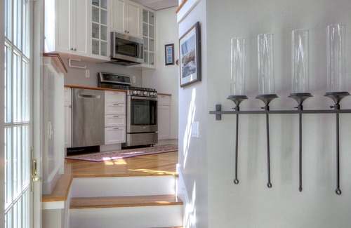 The Point House | Beautiful home in NEWPORT near water, walk to town