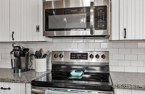 Waterloo House | Beautiful home located on Lake Greenwood