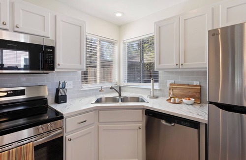 Depot Bench House | Beautiful Home: Near DT/BSU + Fire Pit + Grill