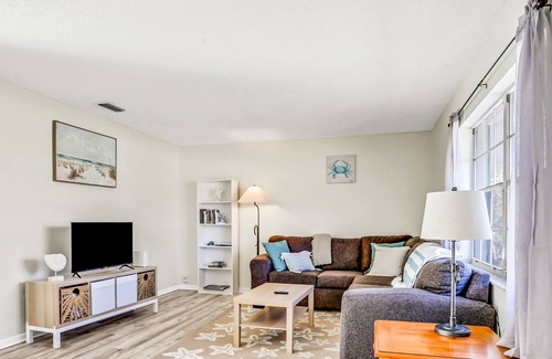 Saint Augustine Shores House | Beautiful home with fenced yard, central AC, & washer/dryer - snowbirds welcome